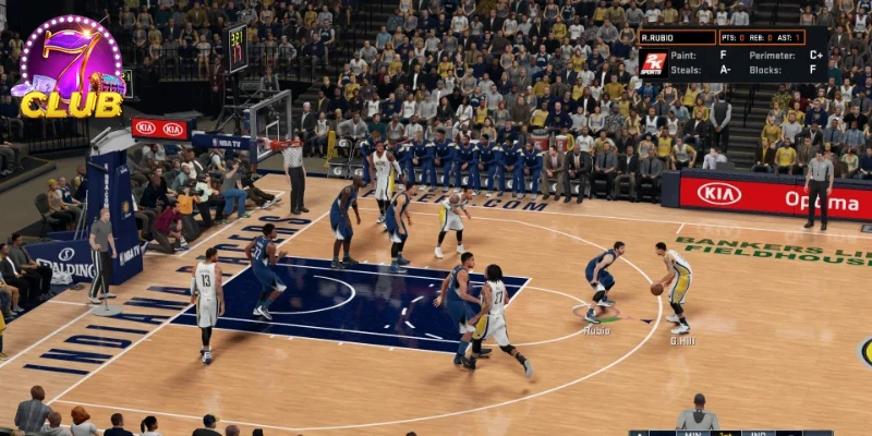 Người chơi hào hứng theo dõi diễn biến trận bóng rổ ảo